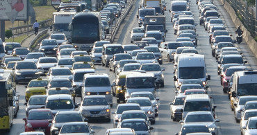 Bayram Tatilinin Bitmesiyle İstanbul'da Trafik Yoğunluğu Başladı! O Anlar Havadan Görüntülendi