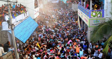 Hindistan'da İnek Gübresi Festivali