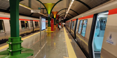 Bağcılar - Kirazlı metro hattı tekrar arızalandı: Yüzlerce vatandaşın mağdur olduğu anlar kameraya yansıdı!