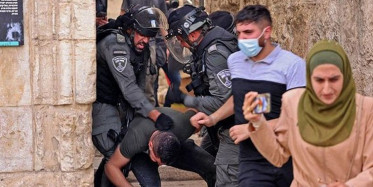 İsrail Polisi Nöbet Tutan Filistinlilere Saldırı Gerçekleştirdi