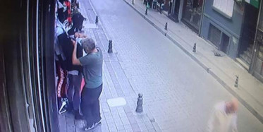 Kadıköy'de Cansız Mankenin Üzerinden Mont Çaldı