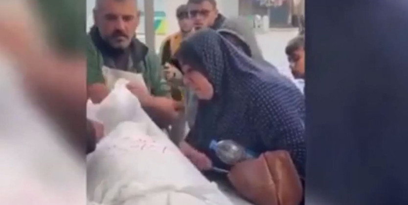 Gazze'de yaşanan katliam yürekleri dağladı: Babanın dramı izleyenleri gözyaşlarına boğdu